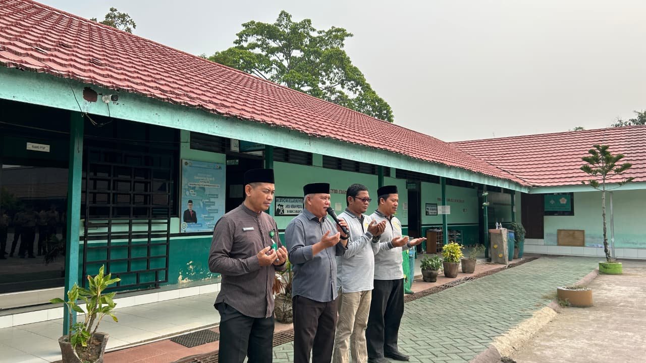 MAN 2 HSU Lepas Siswa-Siswi Ikuti Perlombaan dan Pelatihan, Siapkan Harumkan Nama Madrasah